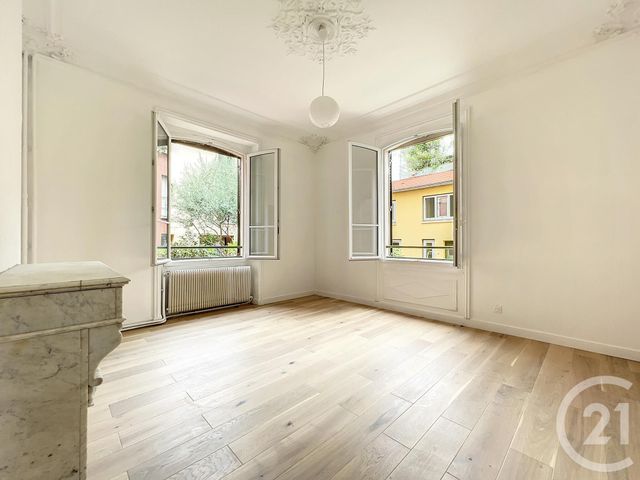 Appartement T2 à vendre - 2 pièces - 34.0 m2 - PARIS - 75019 - ILE-DE-FRANCE - Century 21 Chaumont-Laumière