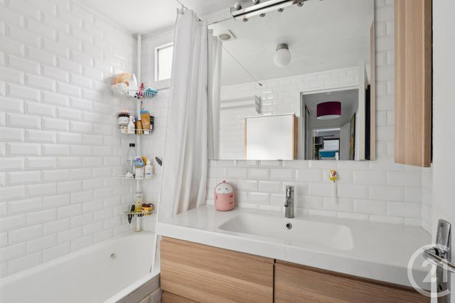 Appartement F3 à vendre - 3 pièces - 57.03 m2 - PARIS - 75019 - ILE-DE-FRANCE - Century 21 Chaumont-Laumière