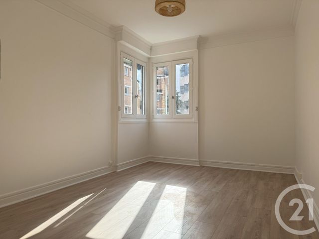 Appartement T4 à louer - 4 pièces - 94.33 m2 - PARIS - 75019 - ILE-DE-FRANCE - Century 21 Chaumont-Laumière