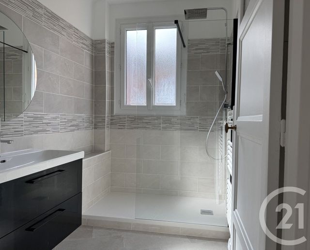 Appartement T4 à louer - 4 pièces - 94.33 m2 - PARIS - 75019 - ILE-DE-FRANCE - Century 21 Chaumont-Laumière