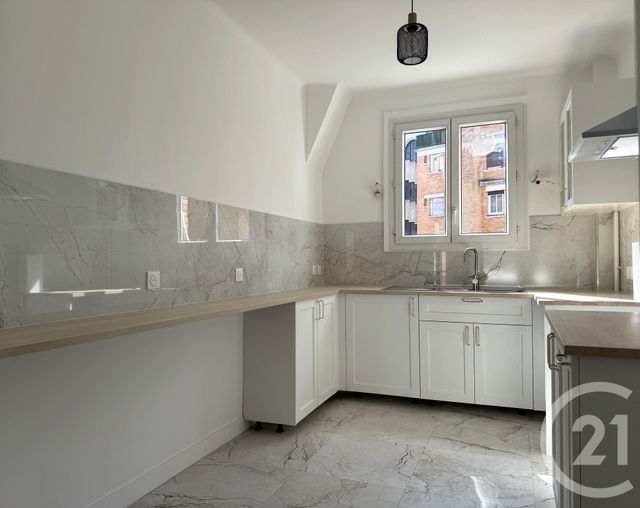 Appartement T4 à louer - 4 pièces - 94.33 m2 - PARIS - 75019 - ILE-DE-FRANCE - Century 21 Chaumont-Laumière