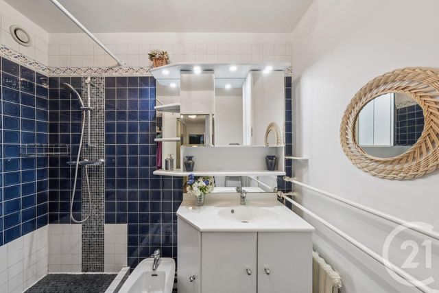 Appartement F3 à vendre - 4 pièces - 78.49 m2 - PARIS - 75019 - ILE-DE-FRANCE - Century 21 Chaumont-Laumière