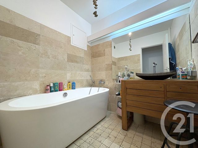 Appartement à vendre - 4 pièces - 77.94 m2 - PARIS - 75019 - ILE-DE-FRANCE - Century 21 Chaumont-Laumière