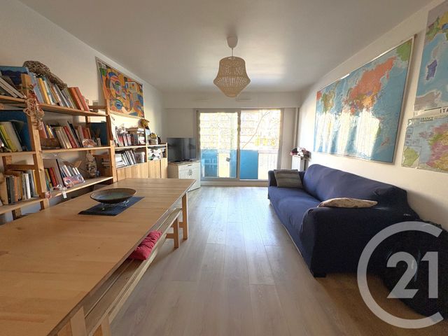 Appartement à vendre - 4 pièces - 77.94 m2 - PARIS - 75019 - ILE-DE-FRANCE - Century 21 Chaumont-Laumière