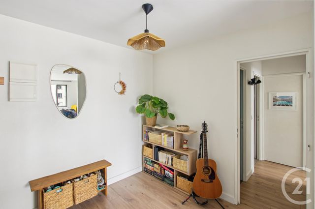 Appartement F2 à vendre - 2 pièces - 55.0 m2 - PARIS - 75019 - ILE-DE-FRANCE - Century 21 Chaumont-Laumière