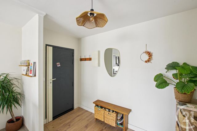 Appartement F2 à vendre - 2 pièces - 55.0 m2 - PARIS - 75019 - ILE-DE-FRANCE - Century 21 Chaumont-Laumière