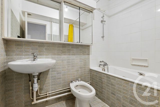 Appartement F2 à vendre - 2 pièces - 42.0 m2 - PARIS - 75019 - ILE-DE-FRANCE - Century 21 Chaumont-Laumière