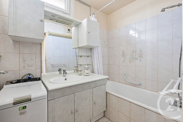 Appartement F3 à vendre - 3 pièces - 57.42 m2 - CLICHY - 92 - ILE-DE-FRANCE - Century 21 Chaumont-Laumière