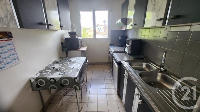 Appartement F3 à vendre - 3 pièces - 68.77 m2 - LE PRE ST GERVAIS - 93 - ILE-DE-FRANCE - Century 21 Chaumont-Laumière