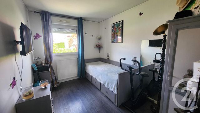 Appartement F3 à vendre - 3 pièces - 68.77 m2 - LE PRE ST GERVAIS - 93 - ILE-DE-FRANCE - Century 21 Chaumont-Laumière