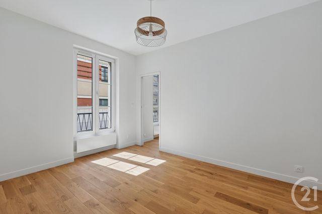 Appartement T2 à vendre - 2 pièces - 32.02 m2 - PARIS - 75019 - ILE-DE-FRANCE - Century 21 Chaumont-Laumière