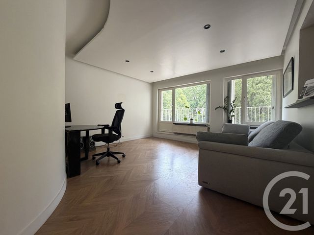 Appartement F2 à louer - 2 pièces - 46.55 m2 - PARIS - 75019 - ILE-DE-FRANCE - Century 21 Chaumont-Laumière