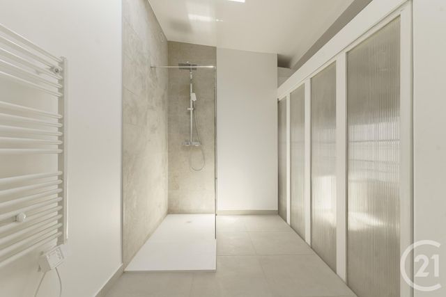 Appartement Loft à vendre - 2 pièces - 77.97 m2 - PARIS - 75011 - ILE-DE-FRANCE - Century 21 Chaumont-Laumière