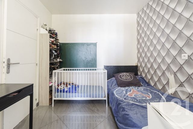 Appartement F3 à vendre - 3 pièces - 74.02 m2 - PARIS - 75019 - ILE-DE-FRANCE - Century 21 Chaumont-Laumière