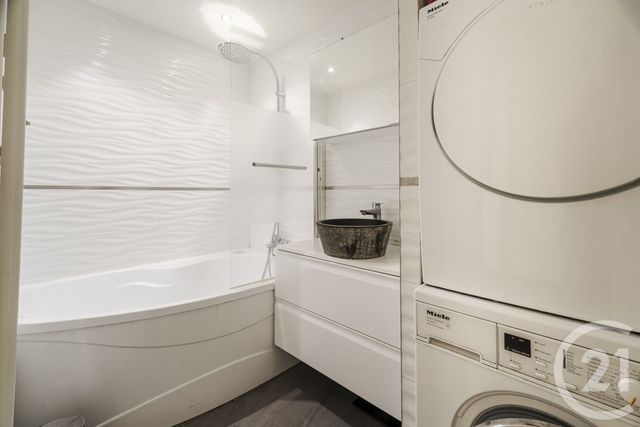 Appartement F3 à vendre - 3 pièces - 74.02 m2 - PARIS - 75019 - ILE-DE-FRANCE - Century 21 Chaumont-Laumière